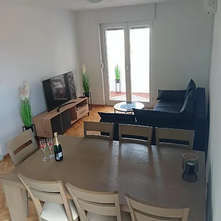 Apartment Apartman Luna Zadar